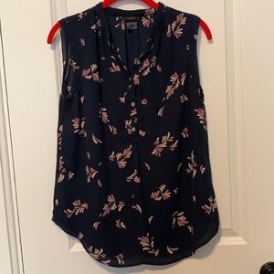 Ann Taylor S sleeveless dress-shirt - great condition base color navy blue